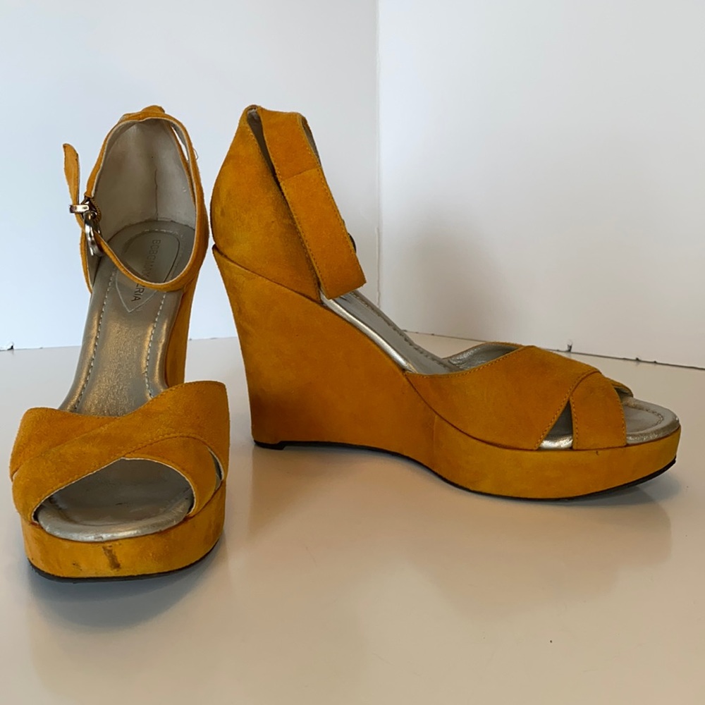BCBGMAXAZRIA Orange Suede Wedge Sandals (Size 8.5)